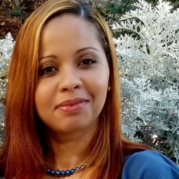 Meet your Posher, Carla - Picture 1 of 1